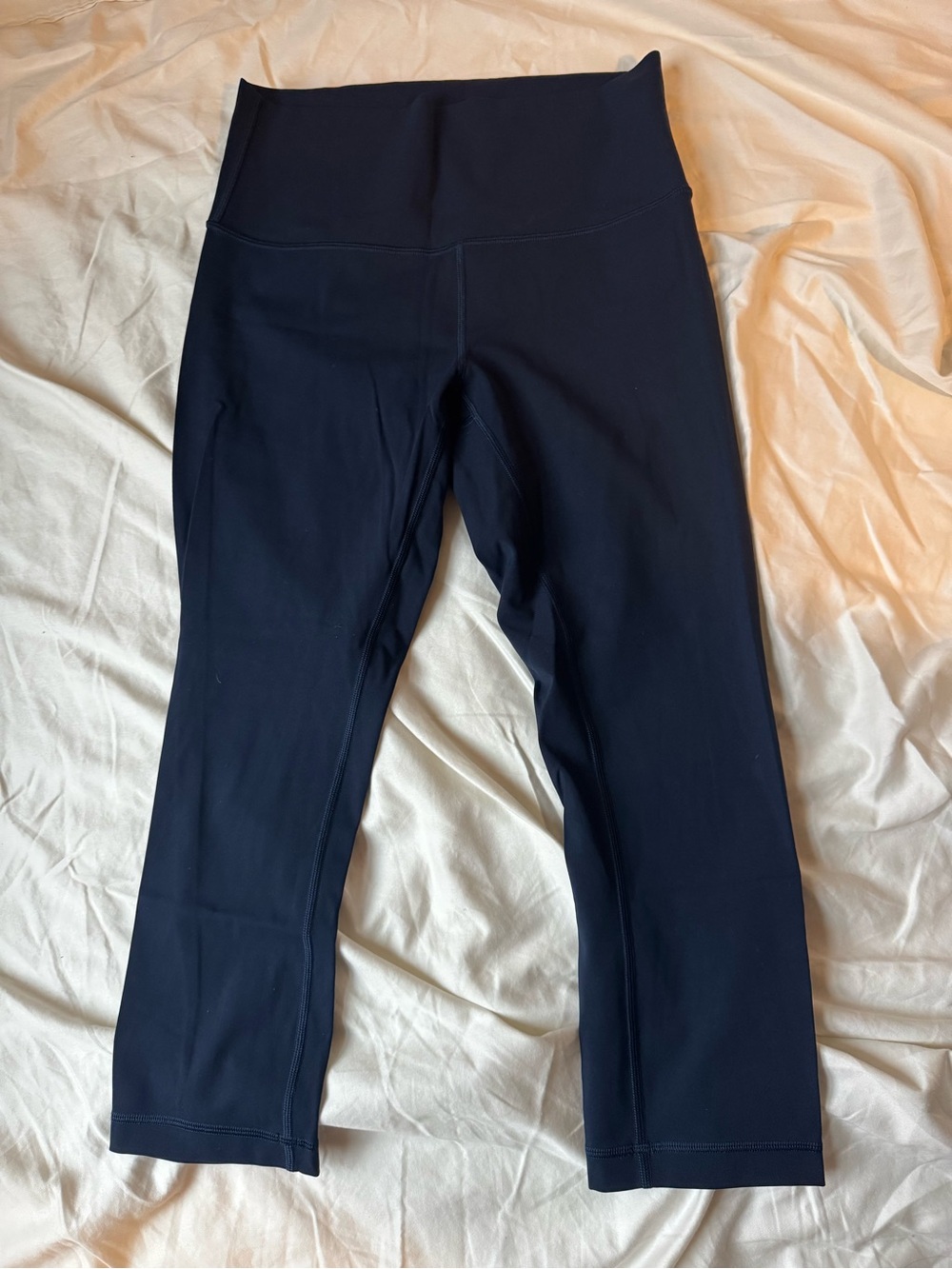 Lululemon Wunder Under Crop *Luxtreme in True Navy, size 8